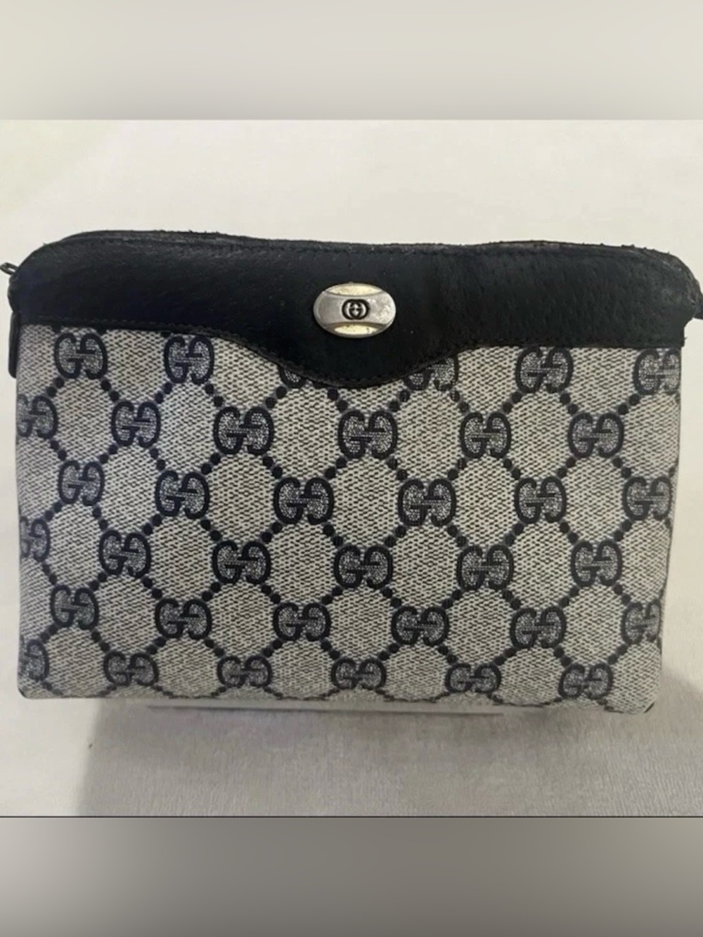 💚Gucci GG Supreme Canvas Cosmetic Pouch with Navy Blue Leather Trim💚